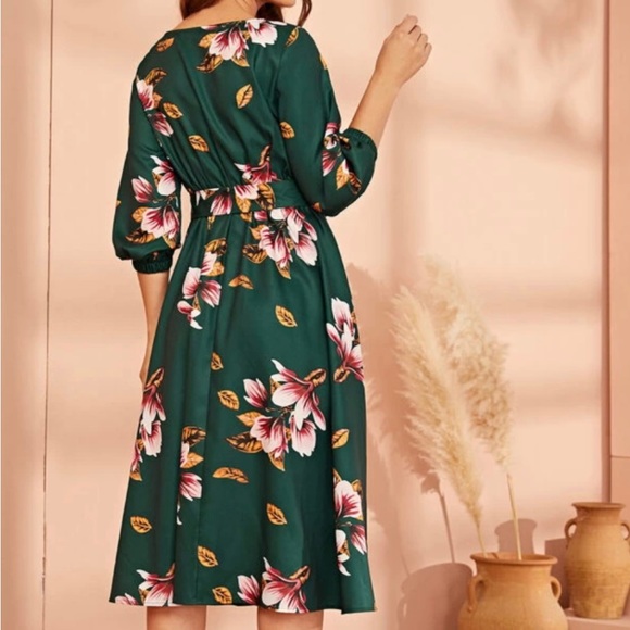 Floral Print Belted Dress L 8/10 NO RIPS NO STAINS NO FLAWS! - Picture 2 of 4